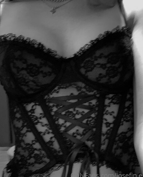 Jossi e modèle artistique galerie