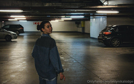 onlynikalodge modèle sympa des photos