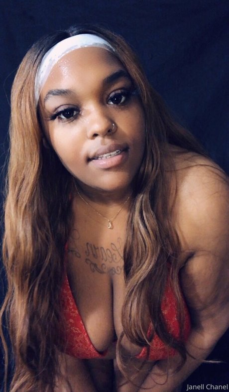 jchanel12 modèle magnifique des photos