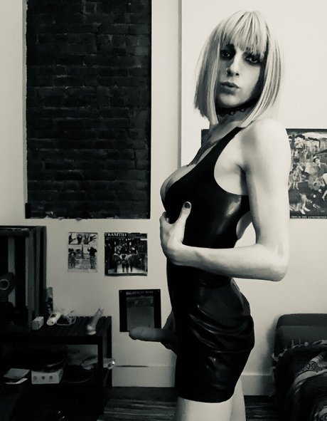 tsmonicamoon star du porno en haute qualité des photos