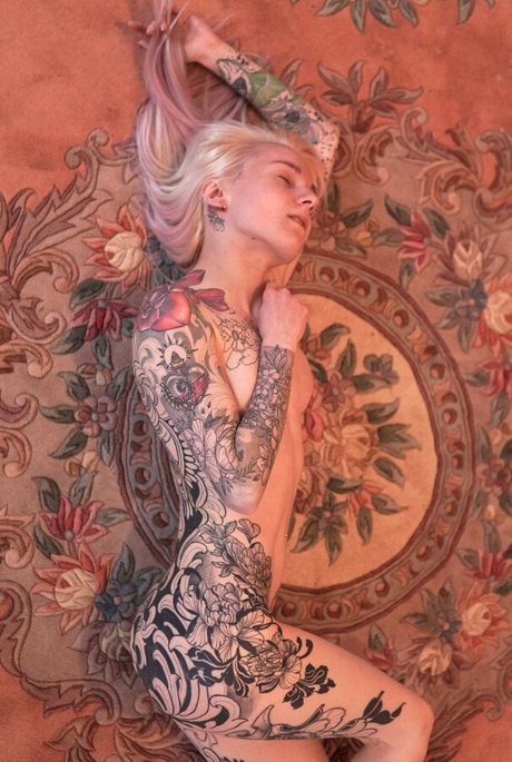 inkedlolita modèle gratuit archive