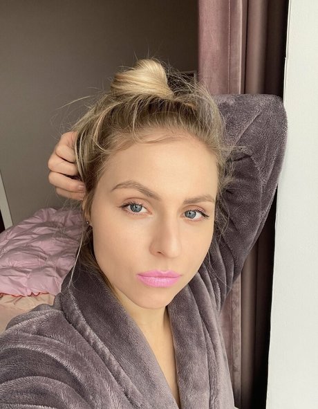 freeparrot actrice libre archive