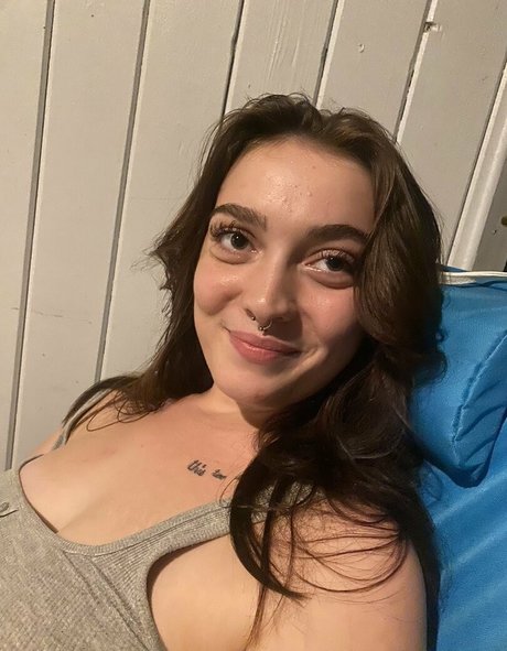 Hotwifechar actrice érotique img