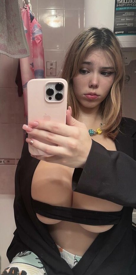 Kitty Keettt star du porno nue photo