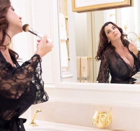 Omnimundi étoile nue des photos