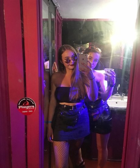 Helayna Birkett modèle artistique img