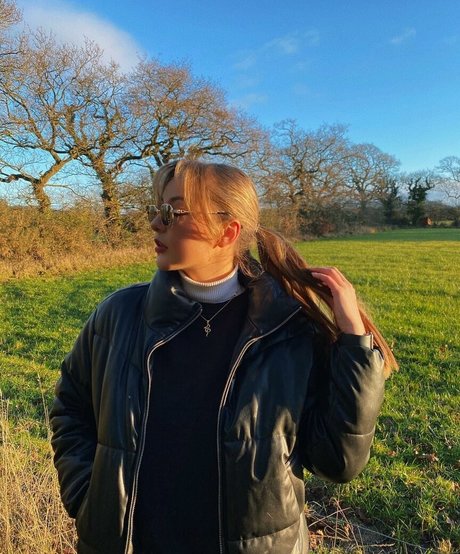 Helayna Birkett nus étoiles photos