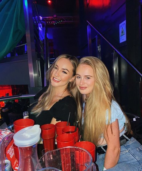 Helayna Birkett étoile exclusive photos