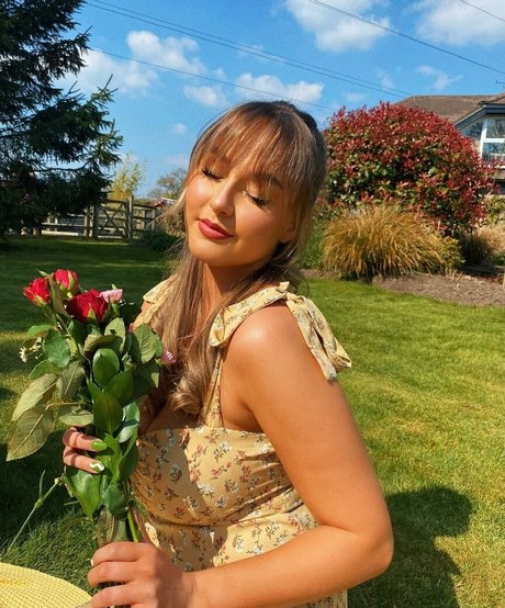 Helayna Birkett star du porno belle image