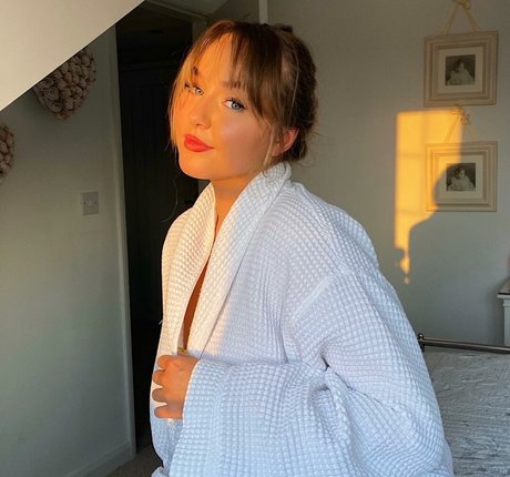 Helayna Birkett actrice chaude collection