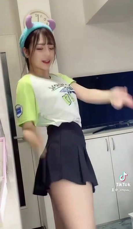 _chiyuu_ modèle chaud img