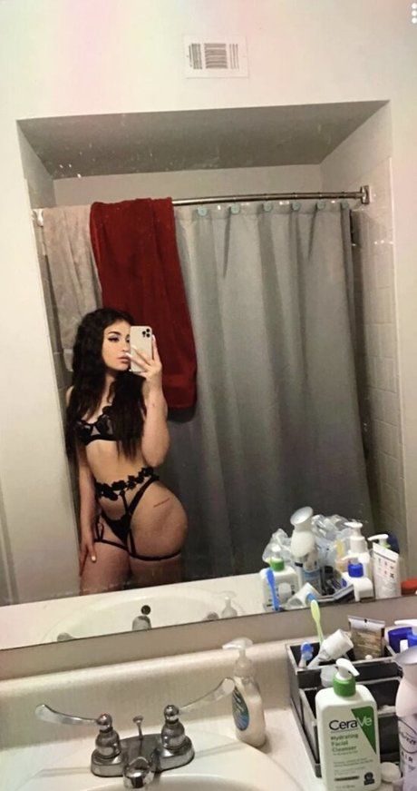 Sarah Urby étoile adulte archive