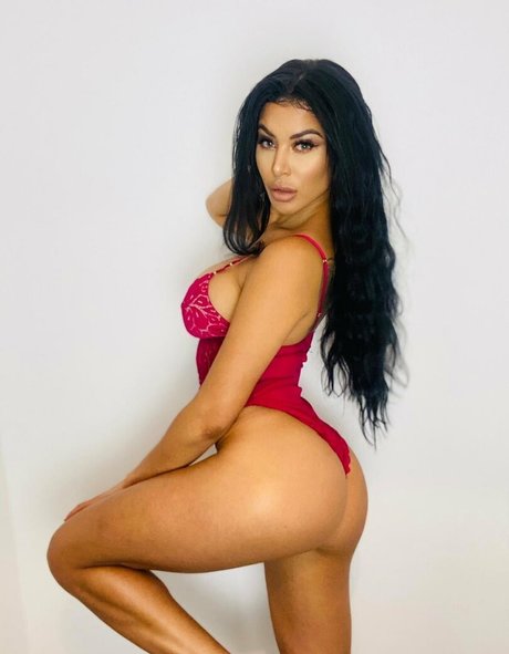 éjacule sur la langue onlyfans adulte de haute qualité photo