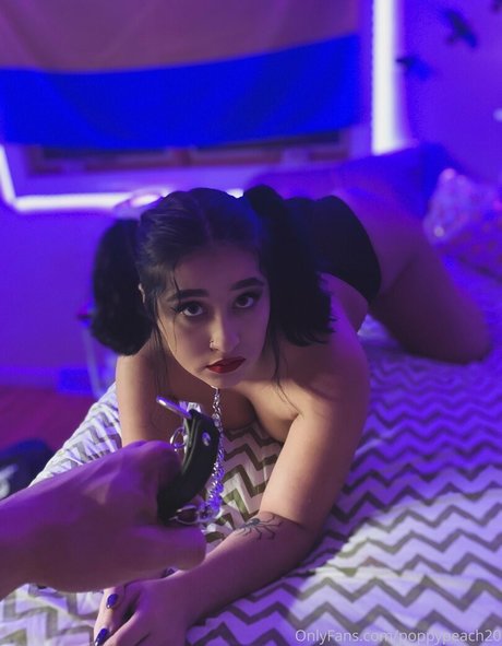 poppypeach20 modèle adulte image