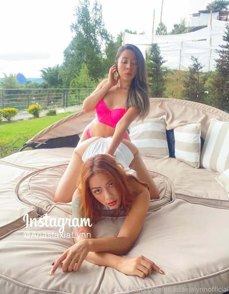 lingerie blanche onlyfans chaud parfait galerie