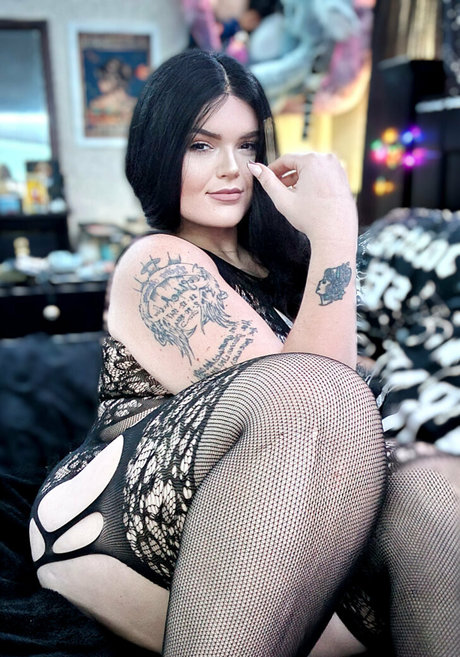 trio à gros seins onlyfans porno chaud image