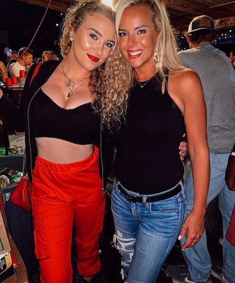 trio à gros seins onlyfans meilleur xxx galeries