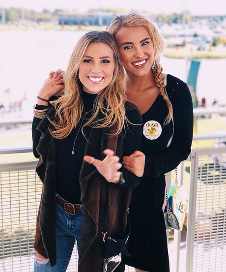 rousse naturelle onlyfans sexy de haute qualité images