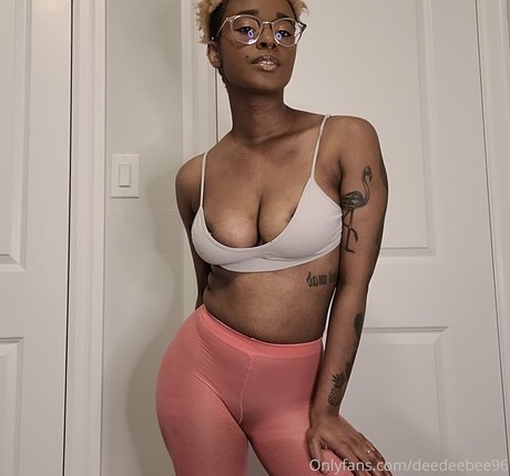 deedeebee96 actrice érotique image