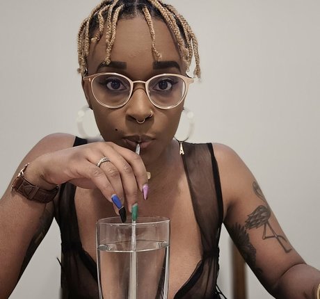 deedeebee96 actrice sexy des photos