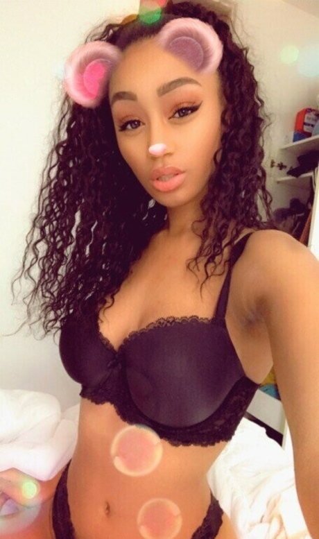 Nia Simone actrice nue photo