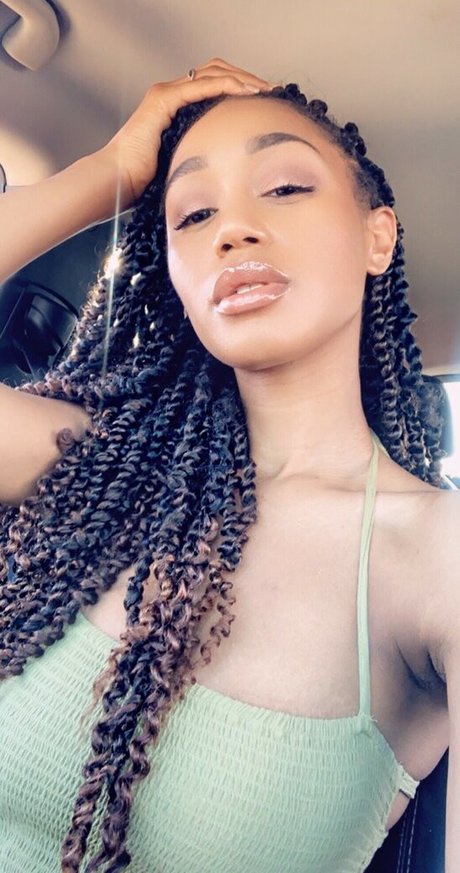 Nia Simone meilleur modèle archive