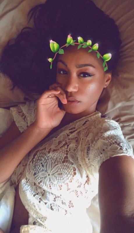 Nia Simone étoile hd photo