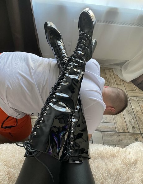 young goddess modèle chaud des photos