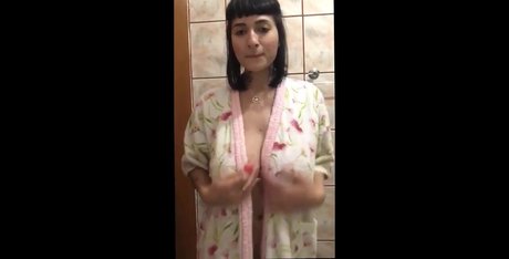 modèles uniquementfans nu gratuit img