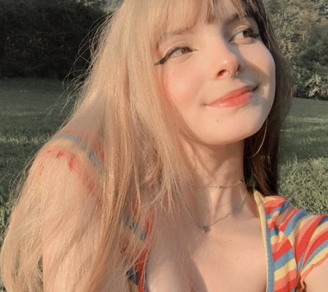 Victoria Ribeiro modèle xxx img