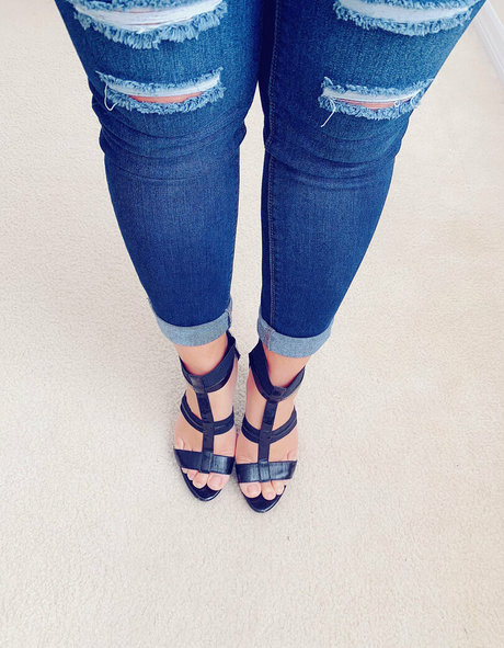 wildasianflower modèle nu collection