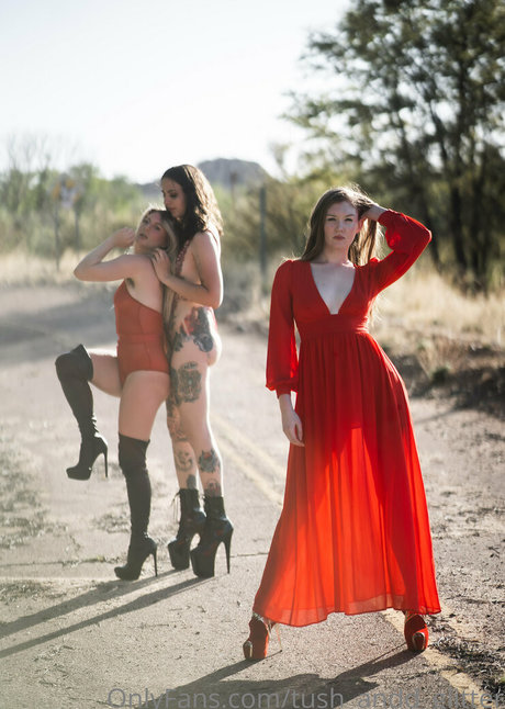 tush andd glitter étoile sexy photo