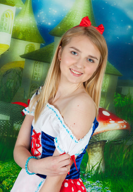 Nimfa modèle adulte galerie