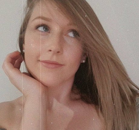 Elizabeth Height modèle magnifique collection