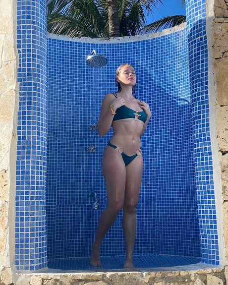 Laney DeGrasse modèle magnifique image