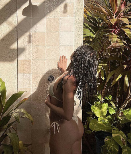 Alessya Farrugia modèle de sexe galerie