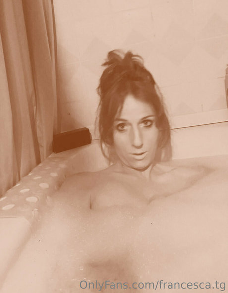 francesca tg actrice exclusive des photos