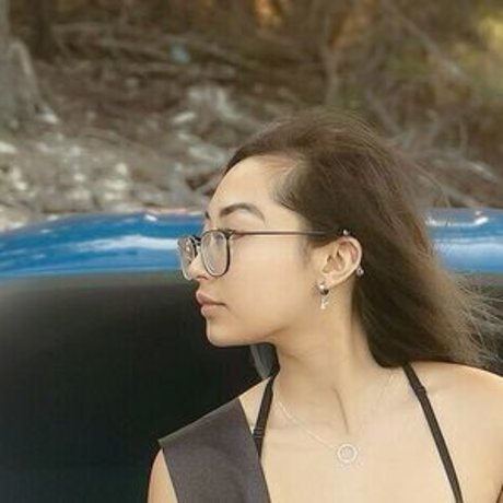 cheveux roses onlyfans très chaud galeries