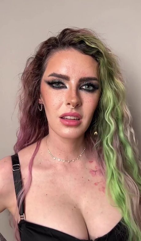 Karen Bachini star du porno sexy archive