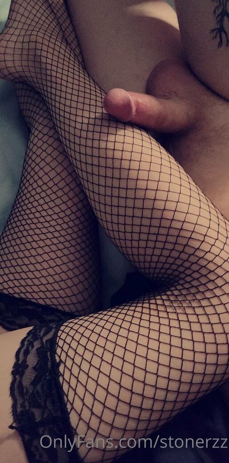 stonerzz actrice de nus photos