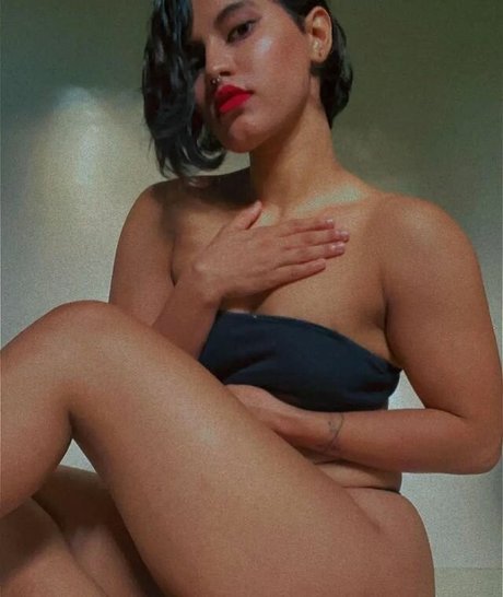 Lisa Dsouza star du porno en haute qualité img