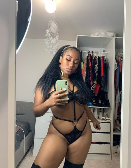 Lady Dadoune star du porno adulte collection