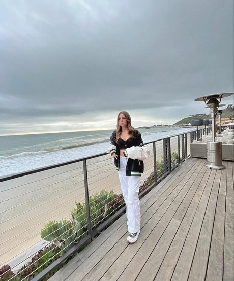 pom-pom girl asiatique onlyfans pornographique chaud archive