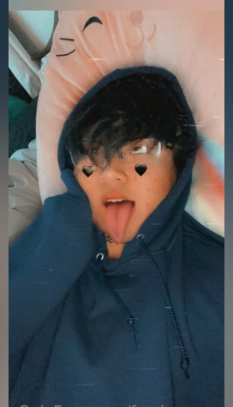 femboysnom étoile chaude archive