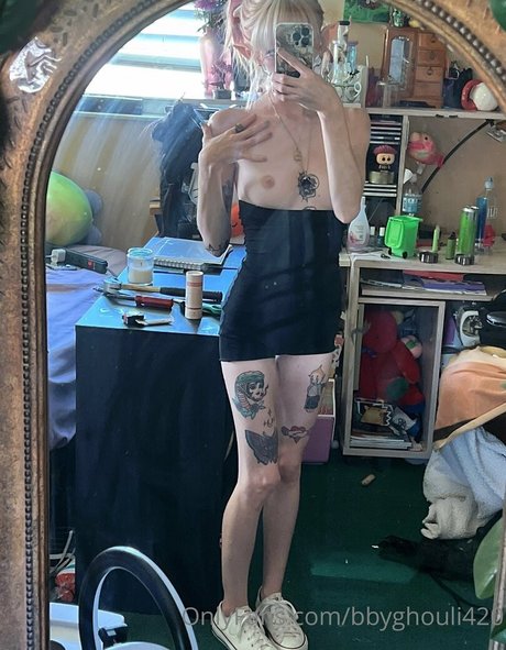 babyghouli420 actrice érotique photos