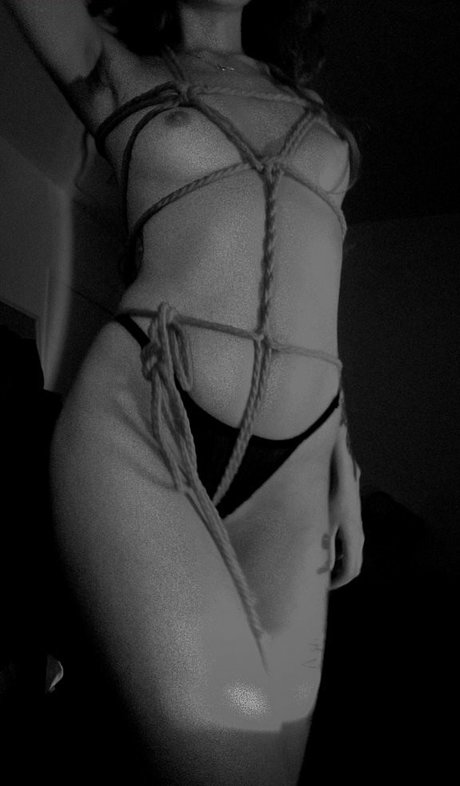 Baebilonia Ou Djbae haut de star du porno galeries