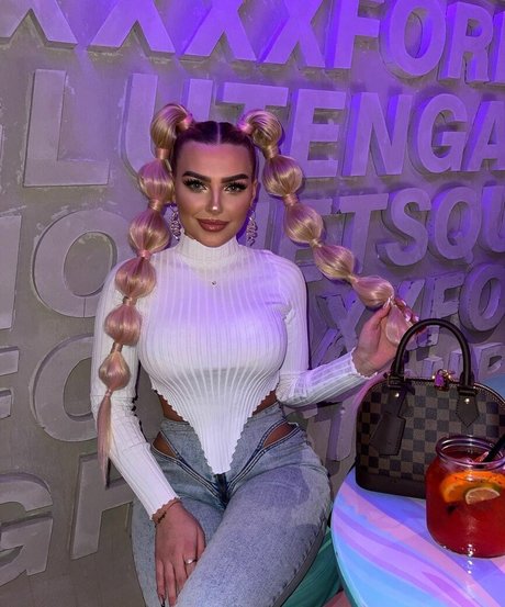 Gabriella Szklarz mannequin des photos