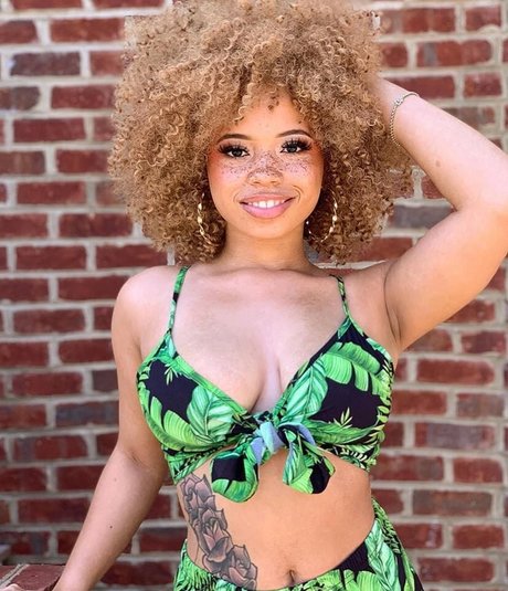 collants milf onlyfans nu de haute qualité image