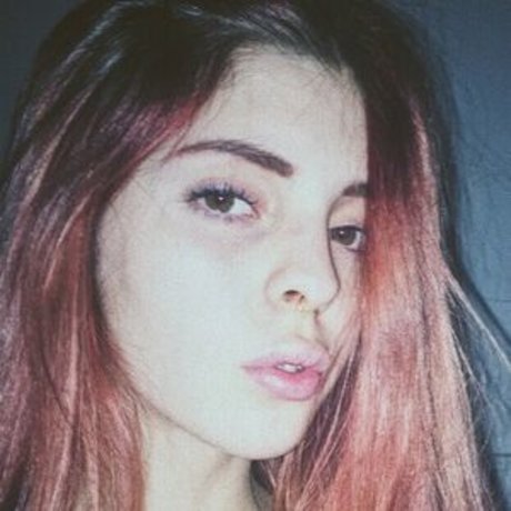 Arielanotariana modèle sympa photos