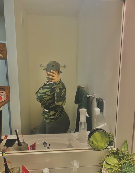 BadGyalGoodLife modèle adulte photos